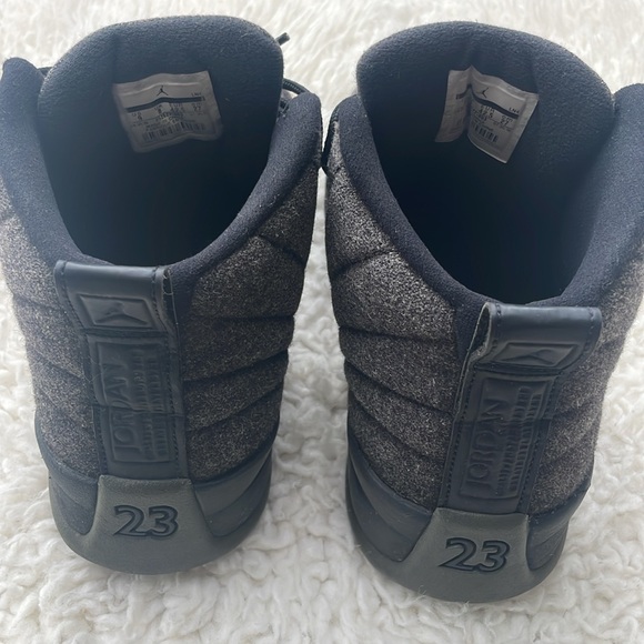 Jordan's Air Jordan 12 XII Retro. Size 9. Used in good condition. - Picture 5 of 9
